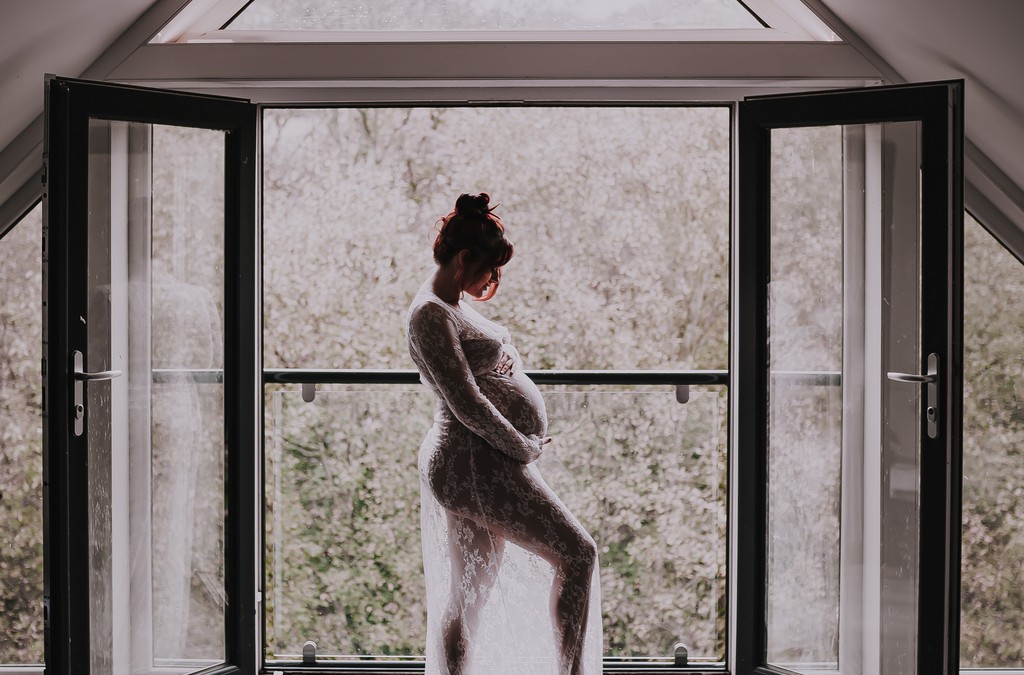 “10 Essential Tips for a Stunning Maternity Photoshoot”