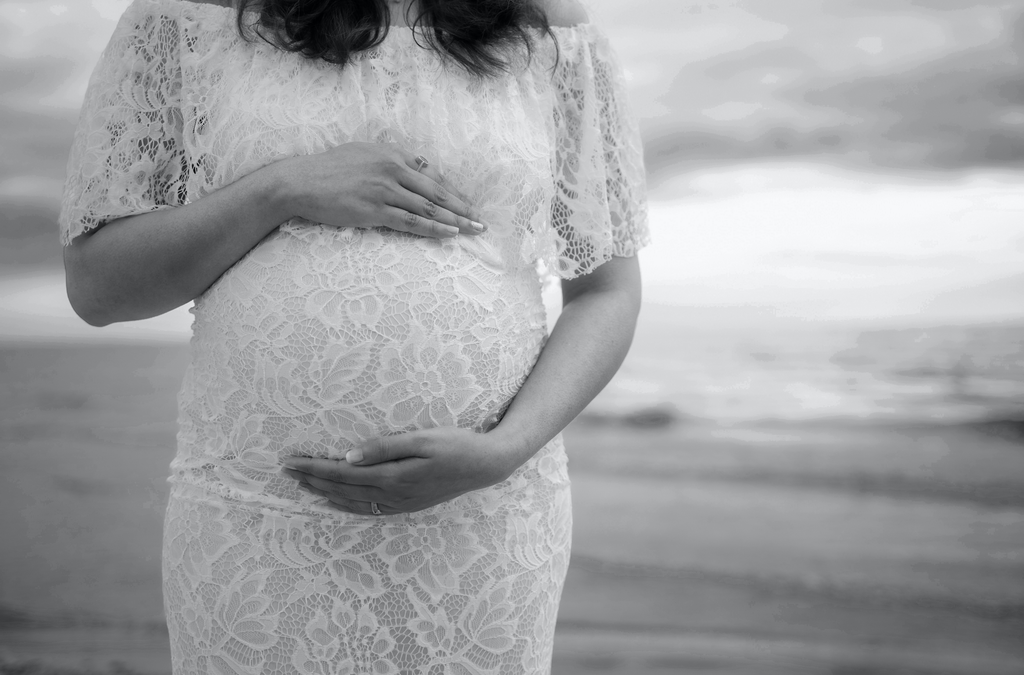 Showcasing the Beauty of Pregnancy through Maternity Photography